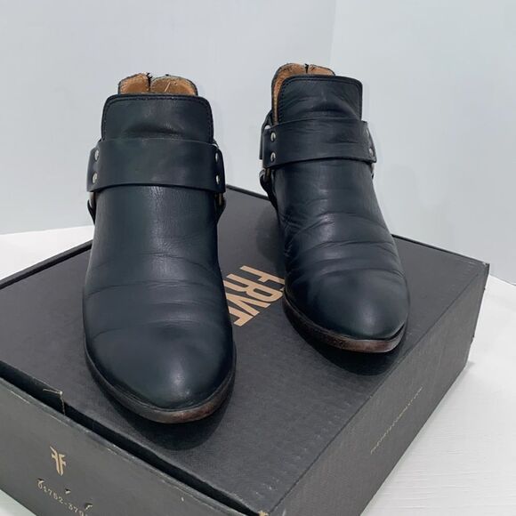 Frye Ray Harness Back Zip Black Size 7.5 Stacked Block Heel - Picture 15 of 17